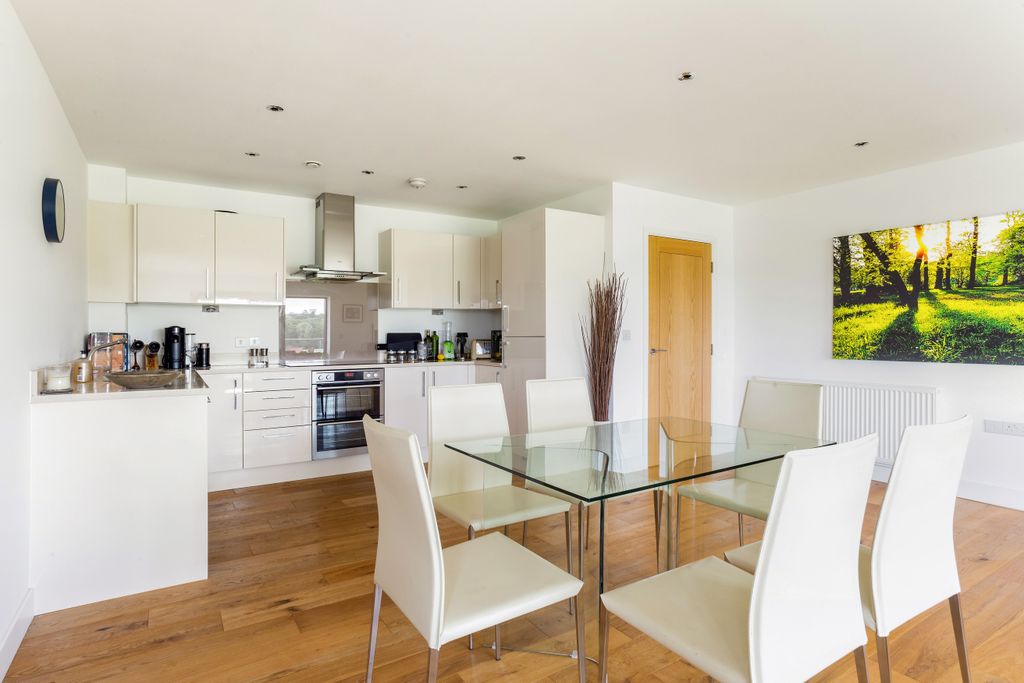 Additional image 4 of 2 bed flat for saleKingman Way, Newbury RG14