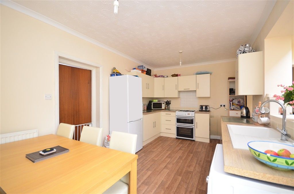 Property photo 2 of 18 Kitchen/Dining Area
