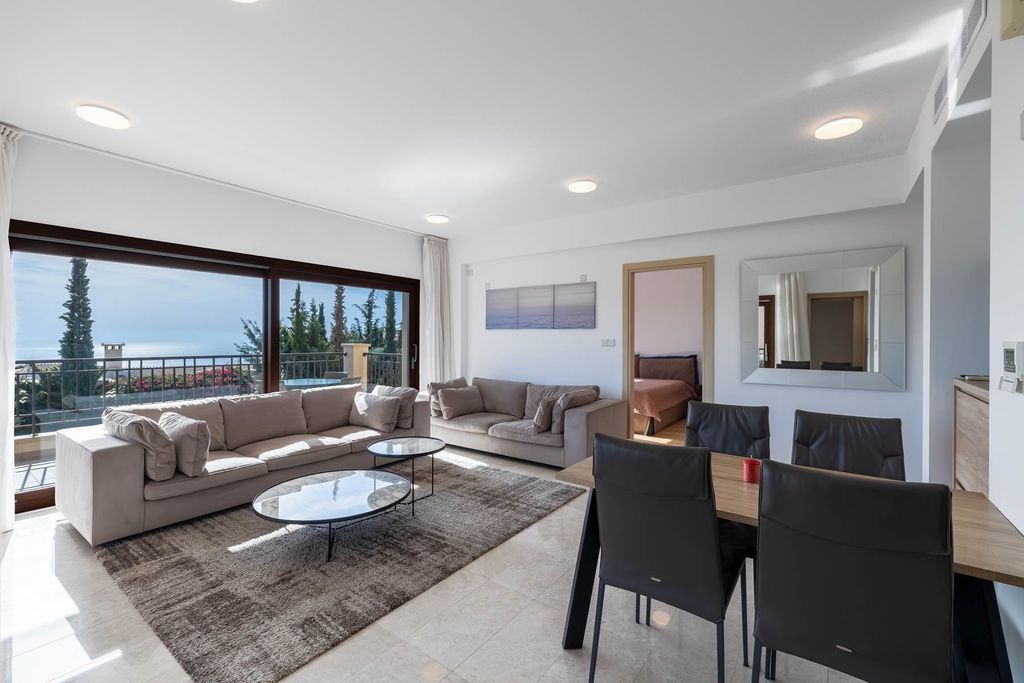 Property photo 3 of 27