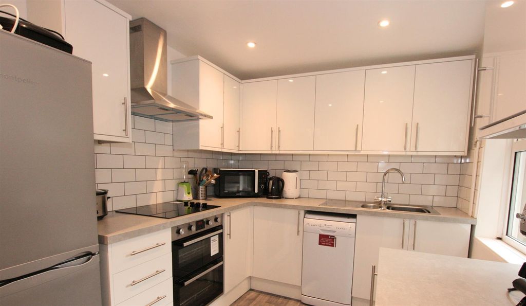 Property photo 1 of 8 Kitchen Shot Edited - Copy.Jpg