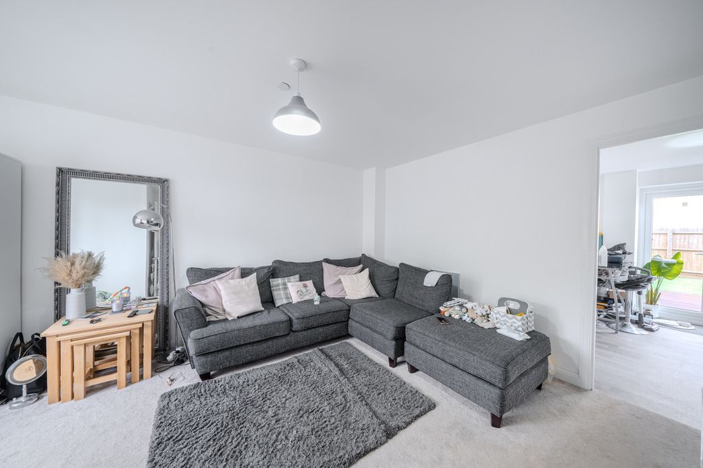 Property photo 3 of 21