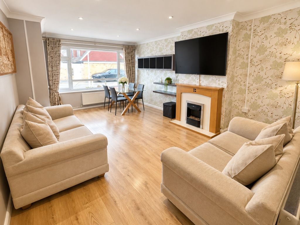 Property photo 2 of 10 5206222