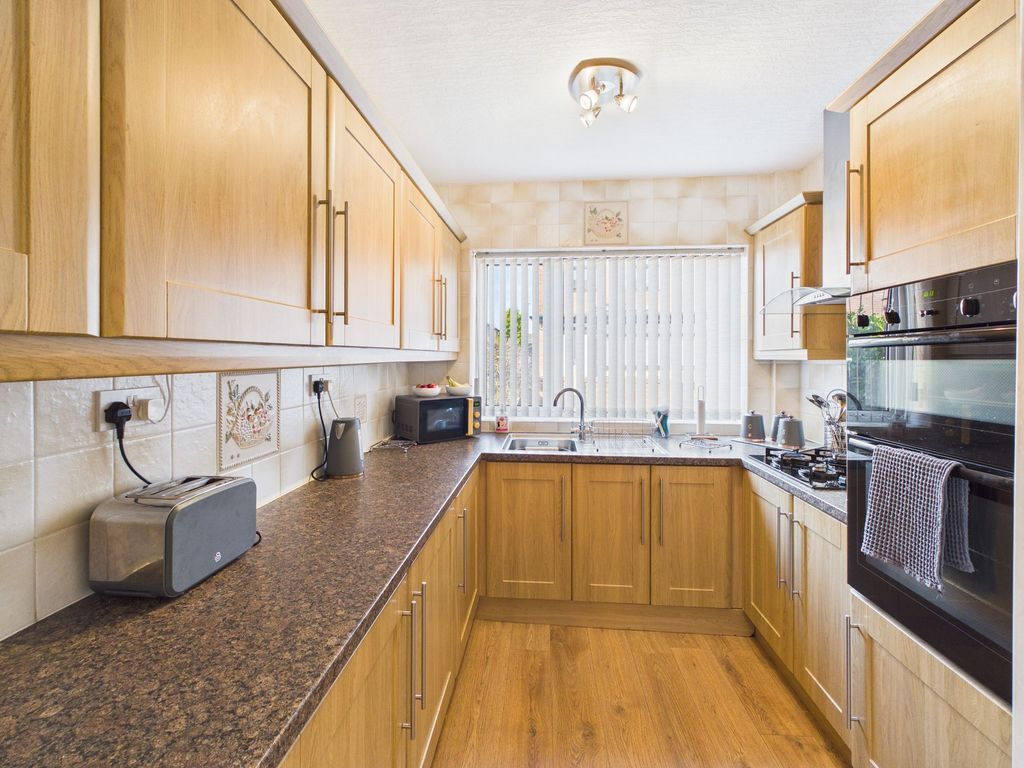 Property photo 3 of 32