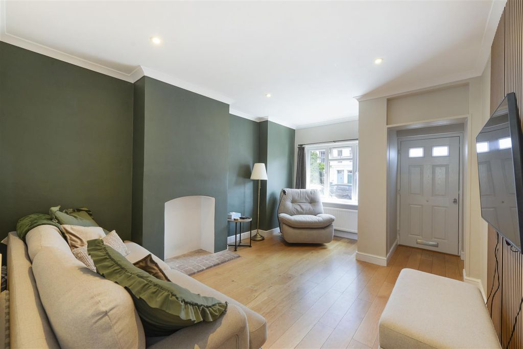 Property photo 2 of 17 02.Jpg