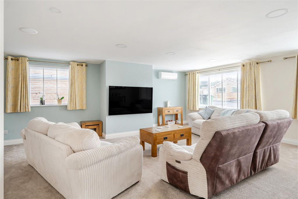 Property photo 2 of 19 1464454-14-6A32d3A4B9B7c.Jpg