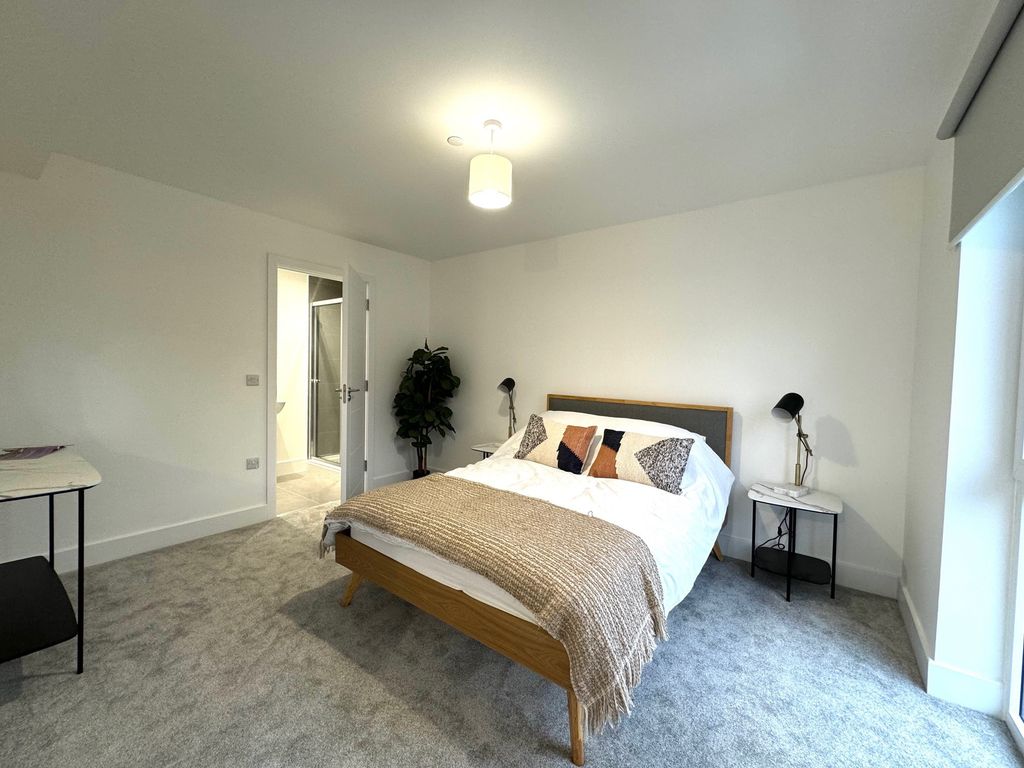 Property photo 1 of 13 Image