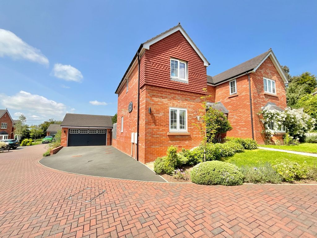 Property photo 2 of 39