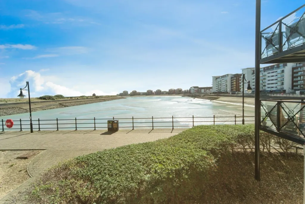 Property photo 2 of 9