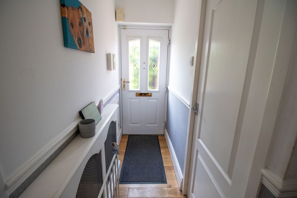 Property photo 2 of 21 Entrance Hallway