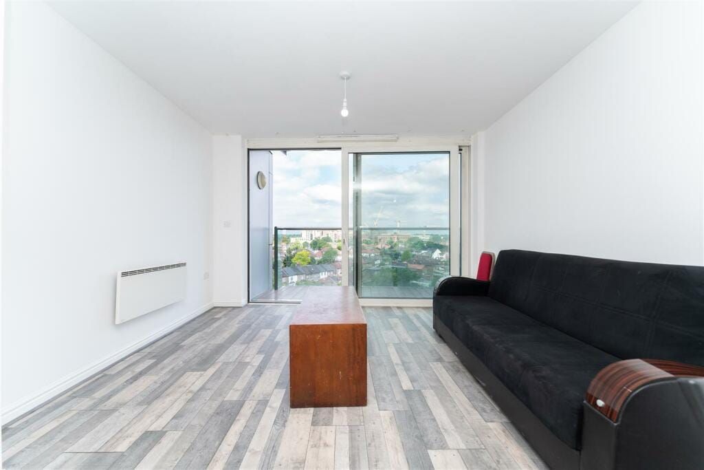 Property photo 3 of 12