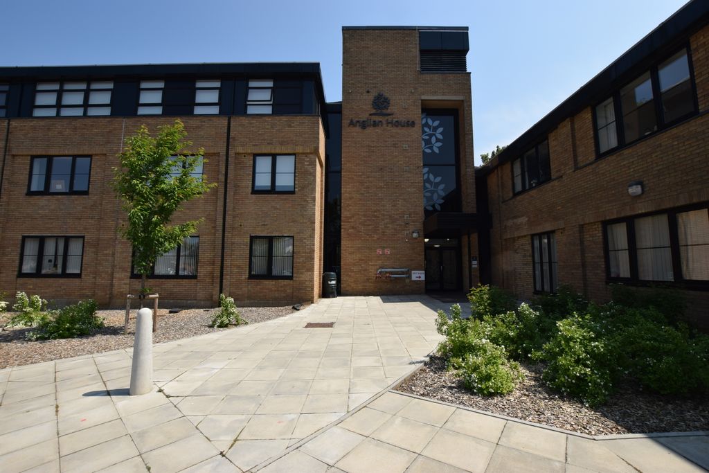 Property photo 1 of 7 Main Entrance