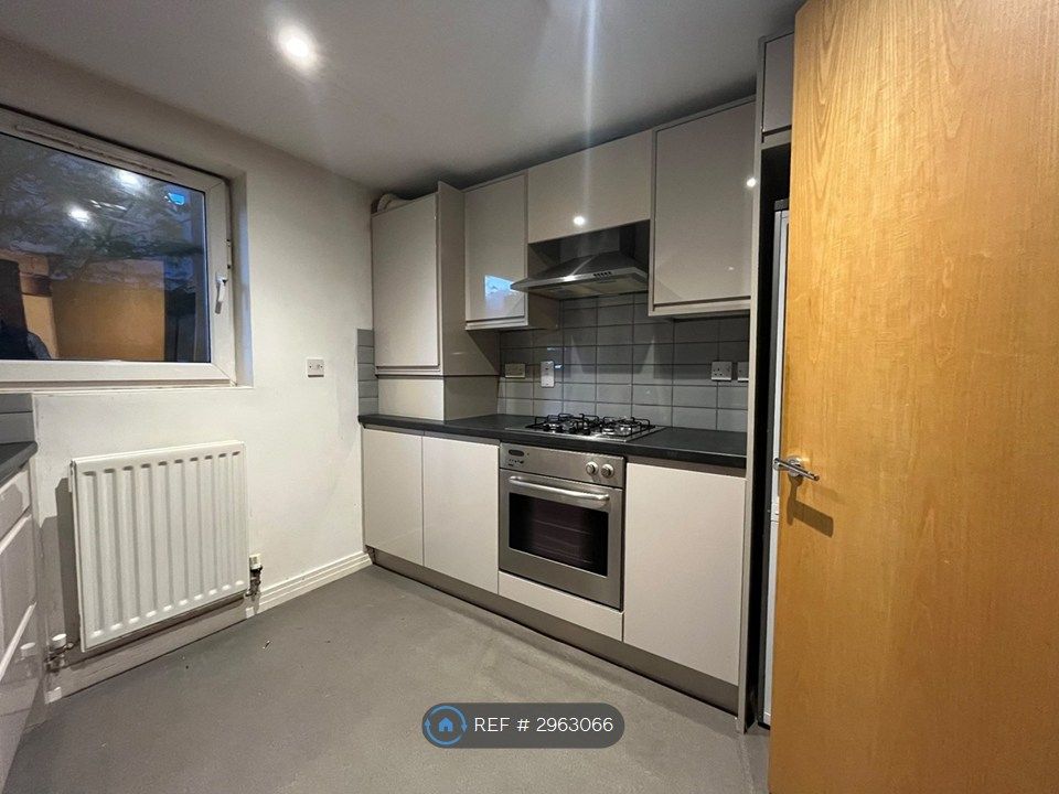 Property photo 3 of 9 Separate Kitchen (Not Open Plan)