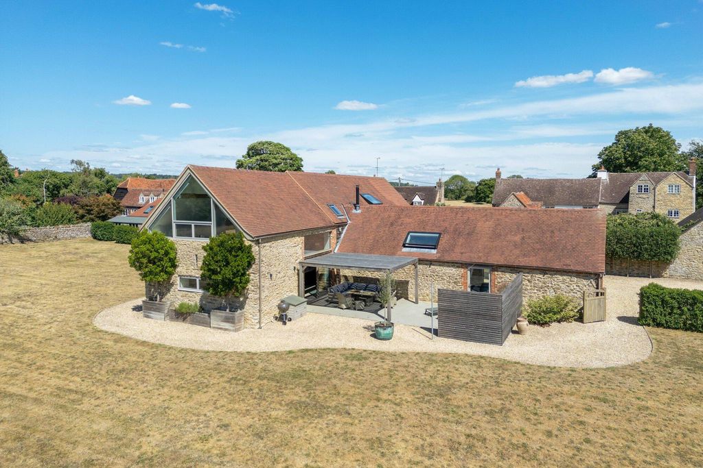 Property photo 1 of 33