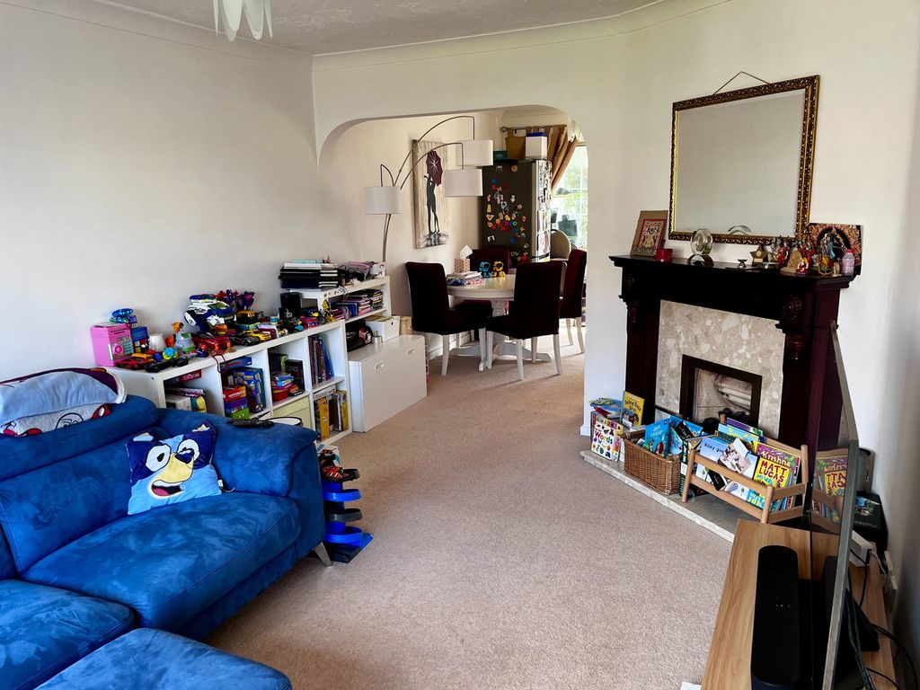 Property photo 3 of 17