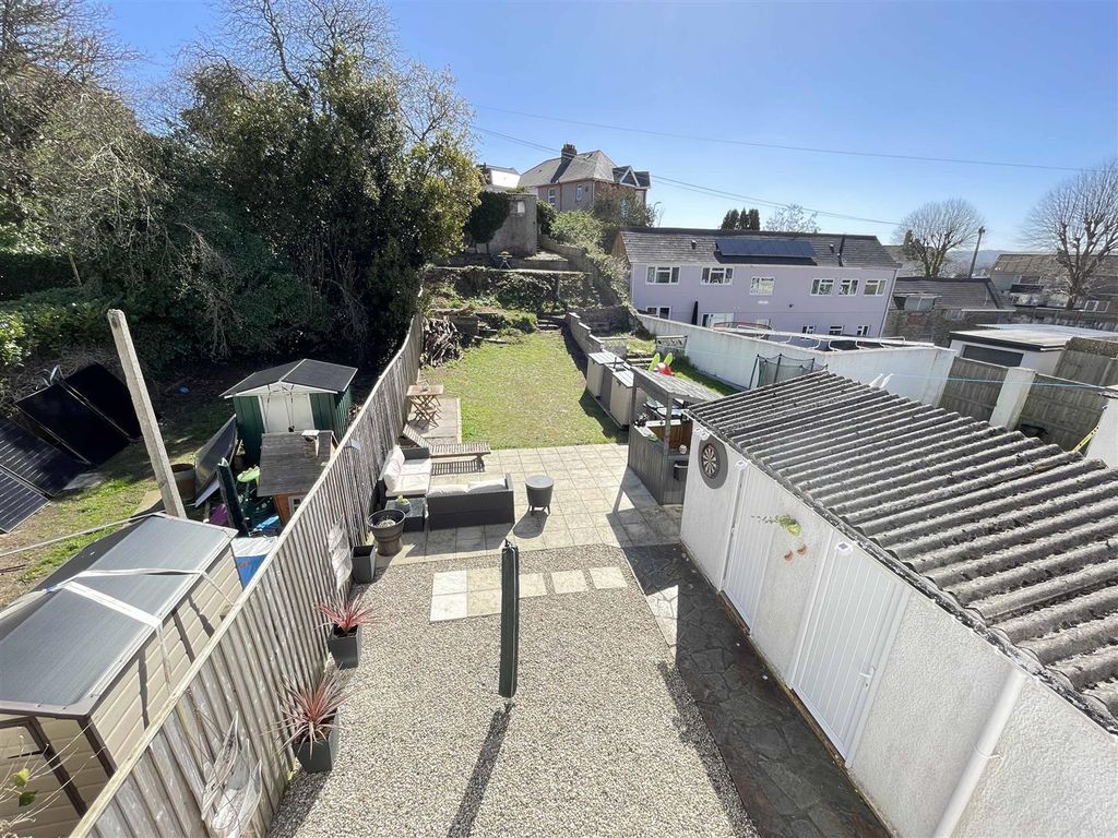 Property photo 2 of 17 Pike Road 10 - Garden View.Jpg