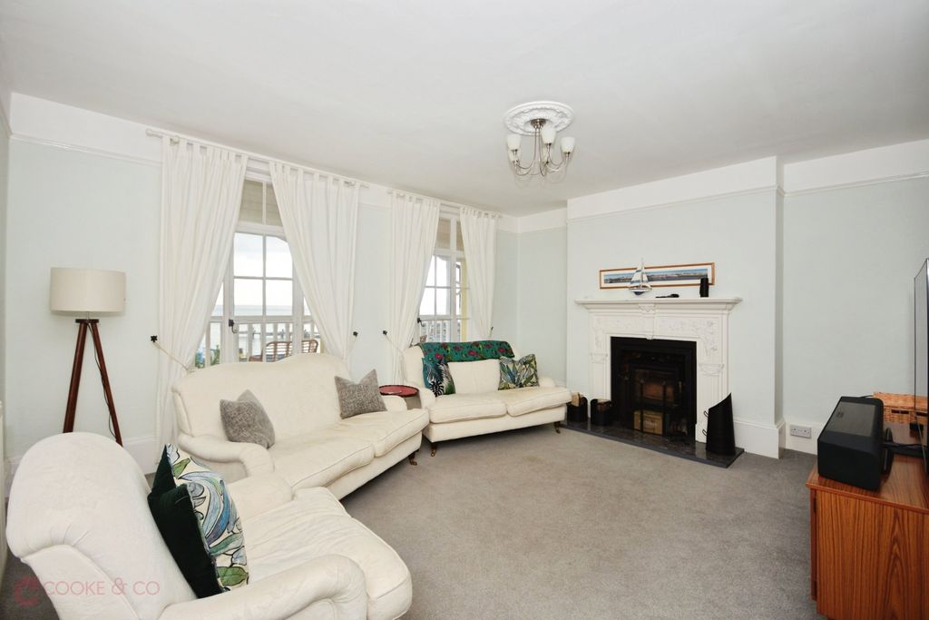 Property photo 3 of 25