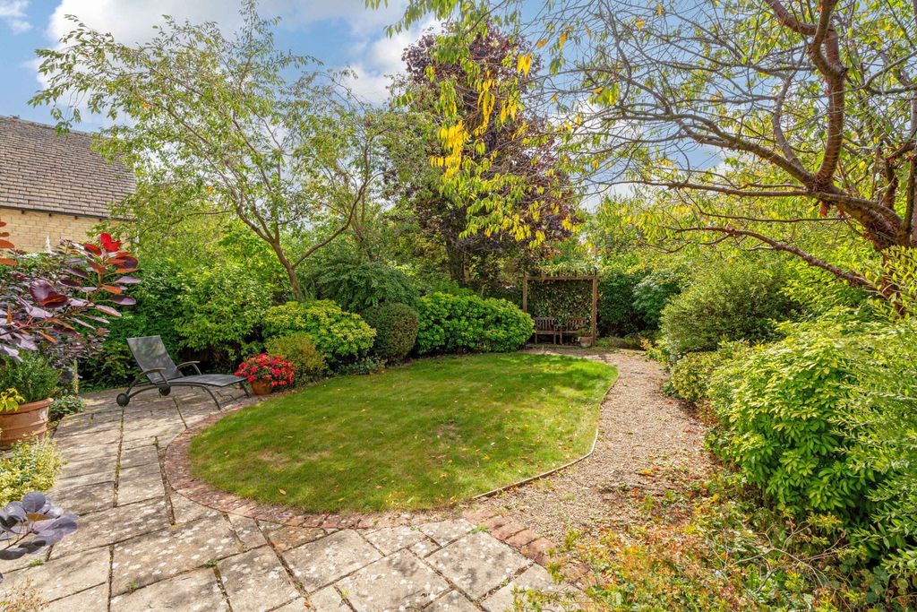 Property photo 3 of 18