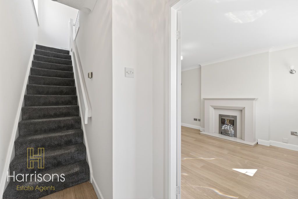 Property photo 2 of 17 Photo 27