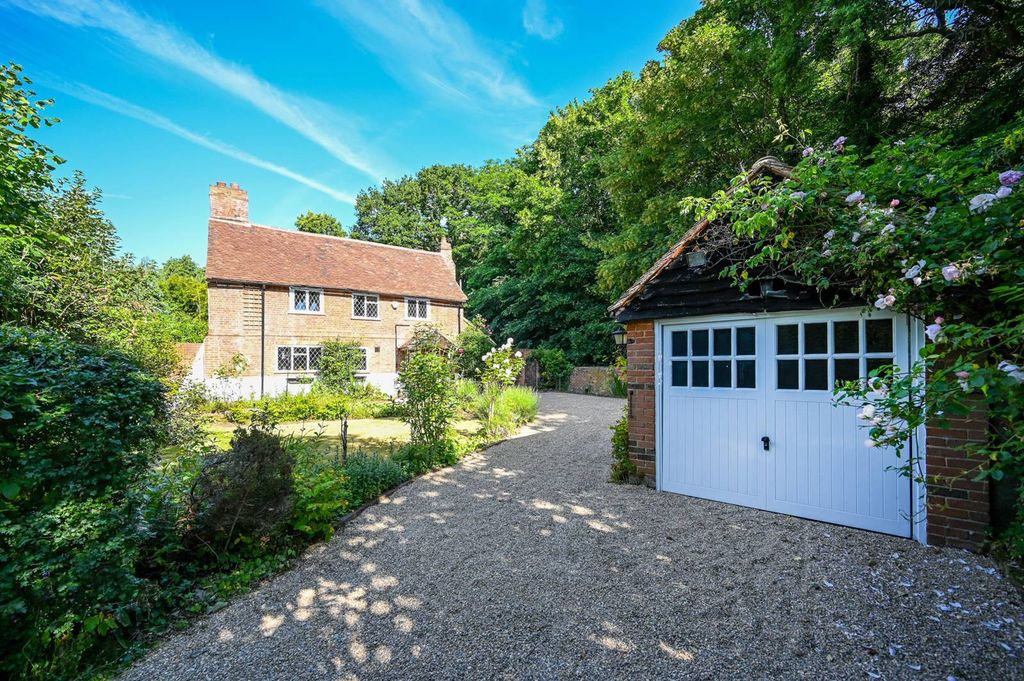 Property photo 2 of 32