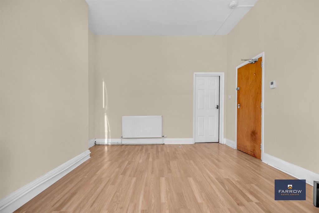 Property photo 3 of 25 Living Room