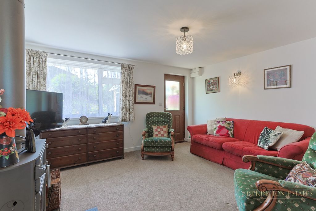 Property photo 3 of 22 4305266