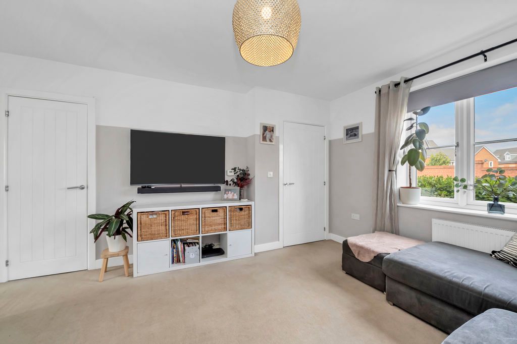 Property photo 3 of 19 Sitting Room