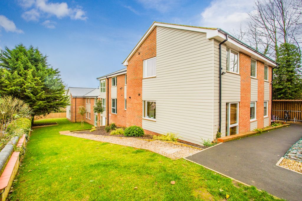 Property photo 1 of 10 Photo 10