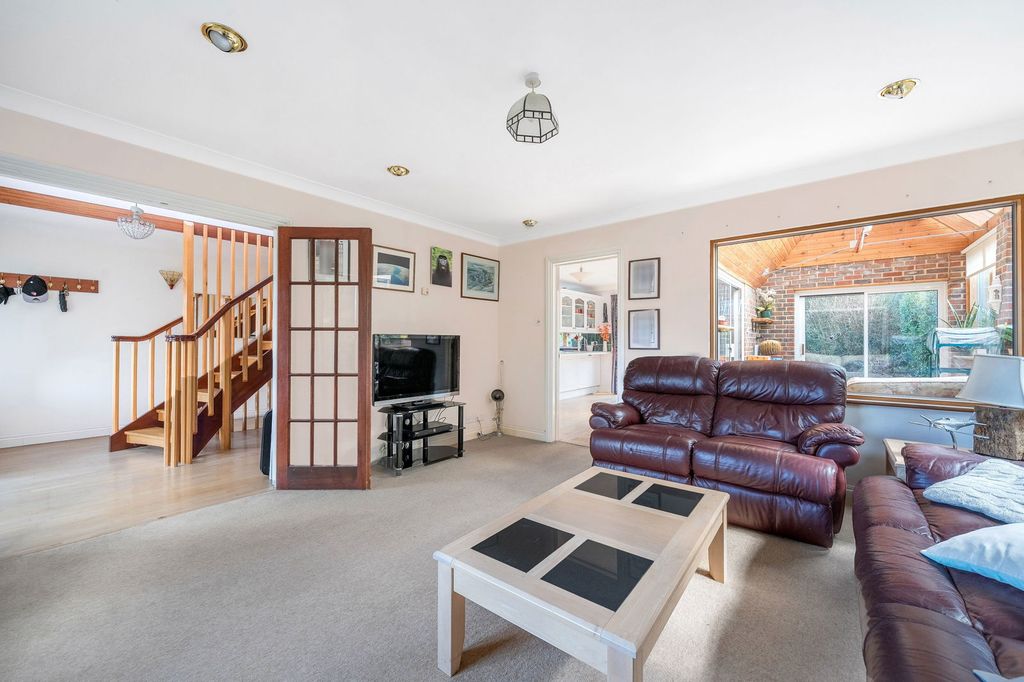 Property photo 2 of 20