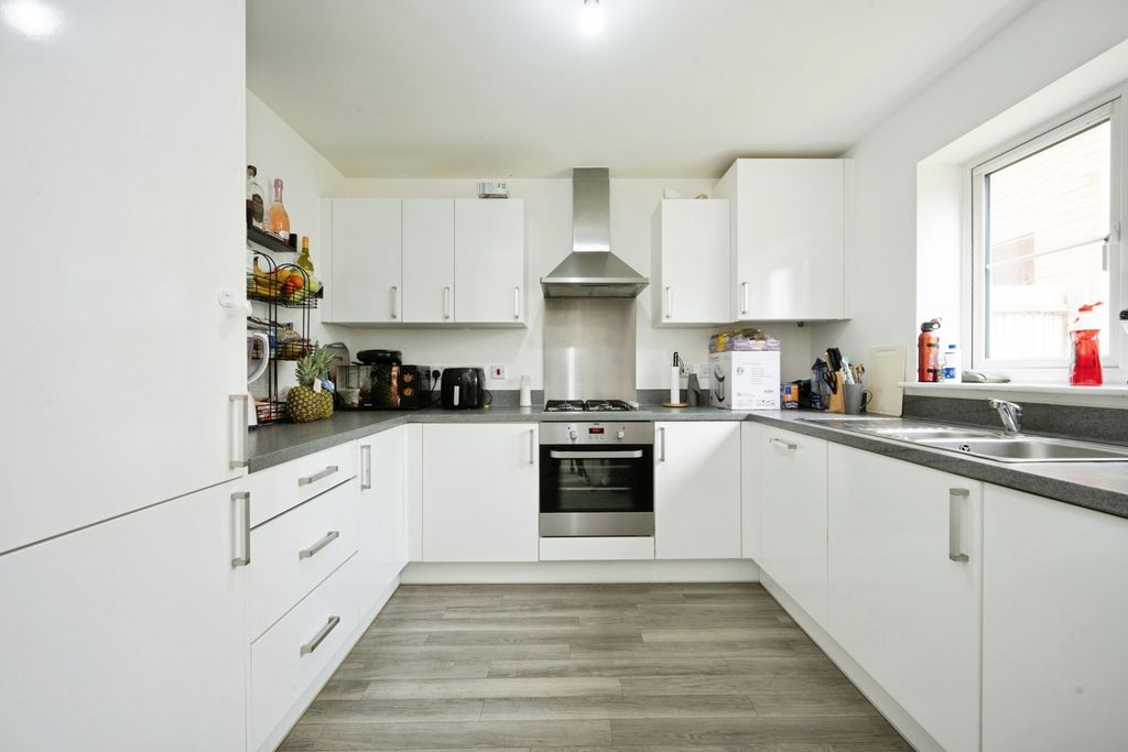 Property photo 3 of 20 Pbox-Img.Jpg