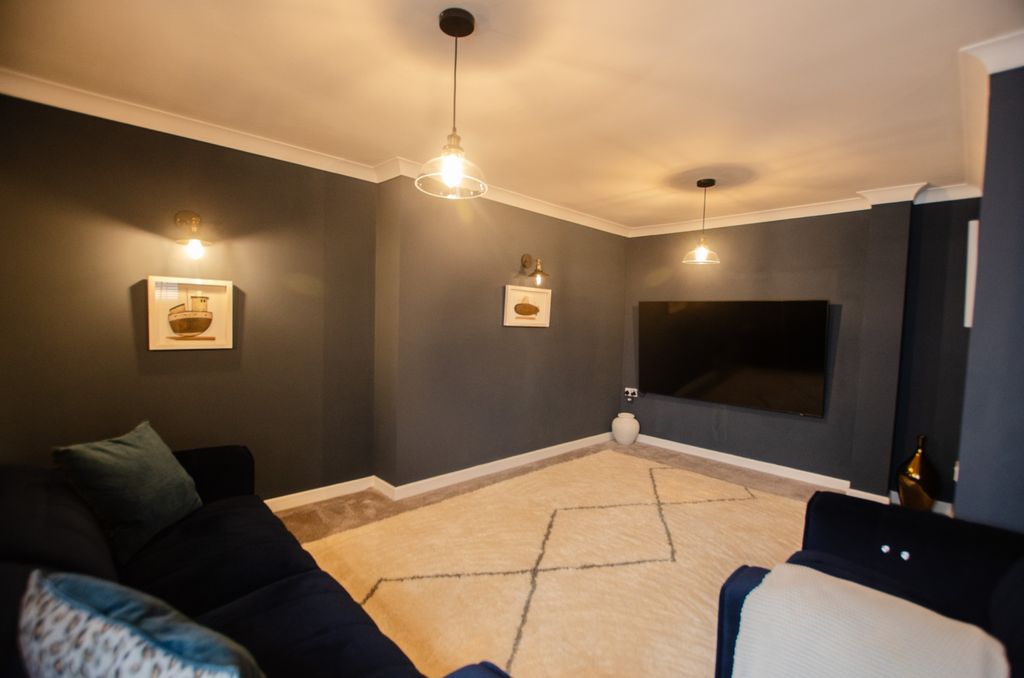 Property photo 2 of 12 12 Royffe Way Bodmin 01208 74182-11