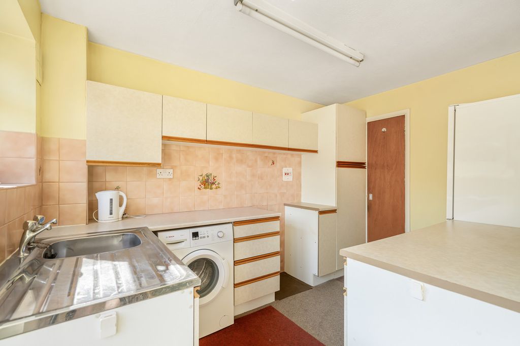 Property photo 3 of 18