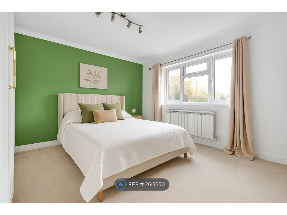 Property photo 3 of 10 Main Bedroom