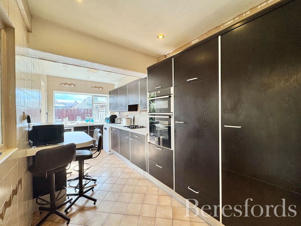 Property photo 3 of 23 Picture No. 05