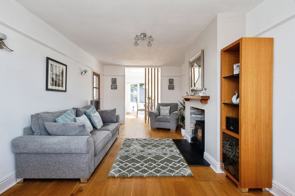 Property photo 3 of 18 Pbox-Img.Jpg