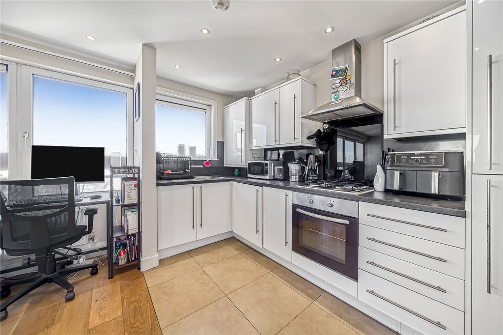 Property photo 3 of 9 Picture No. 14