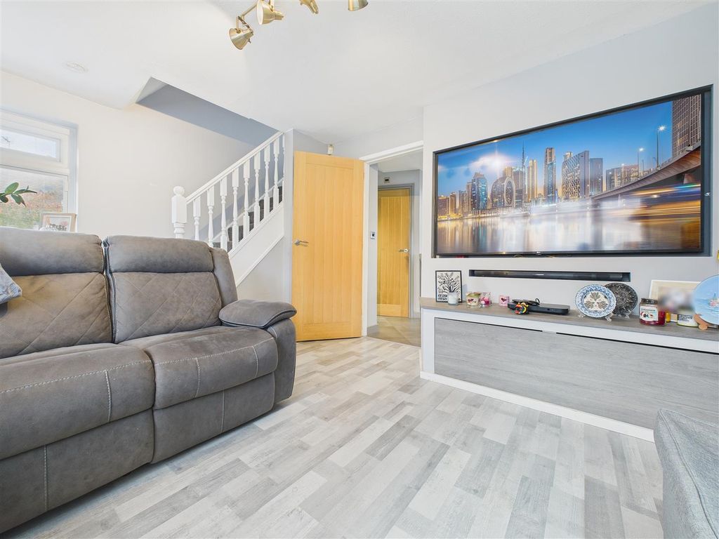 Property photo 2 of 13 Cam02453G0-Pr0198-Still007.Jpg