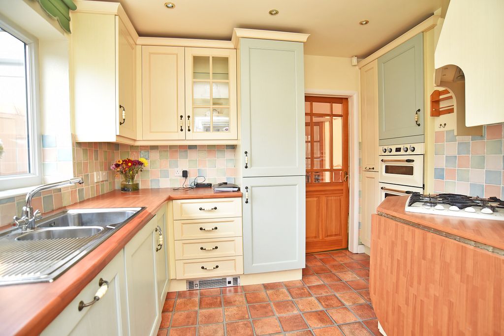 Property photo 2 of 18 2