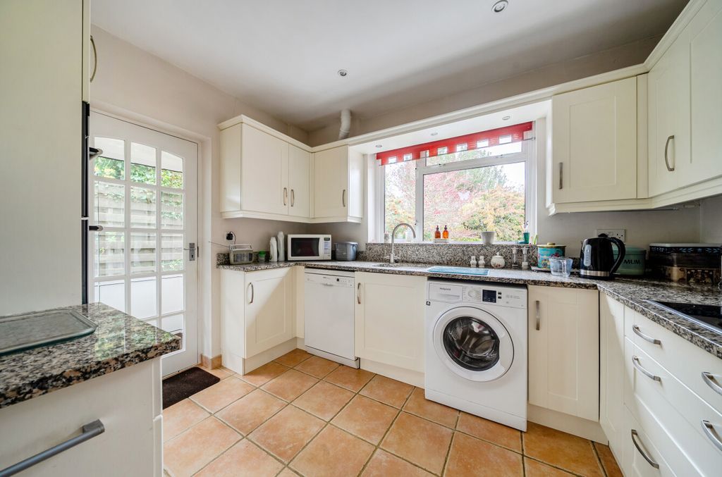 Property photo 3 of 19 1538024-5-1A15F24...