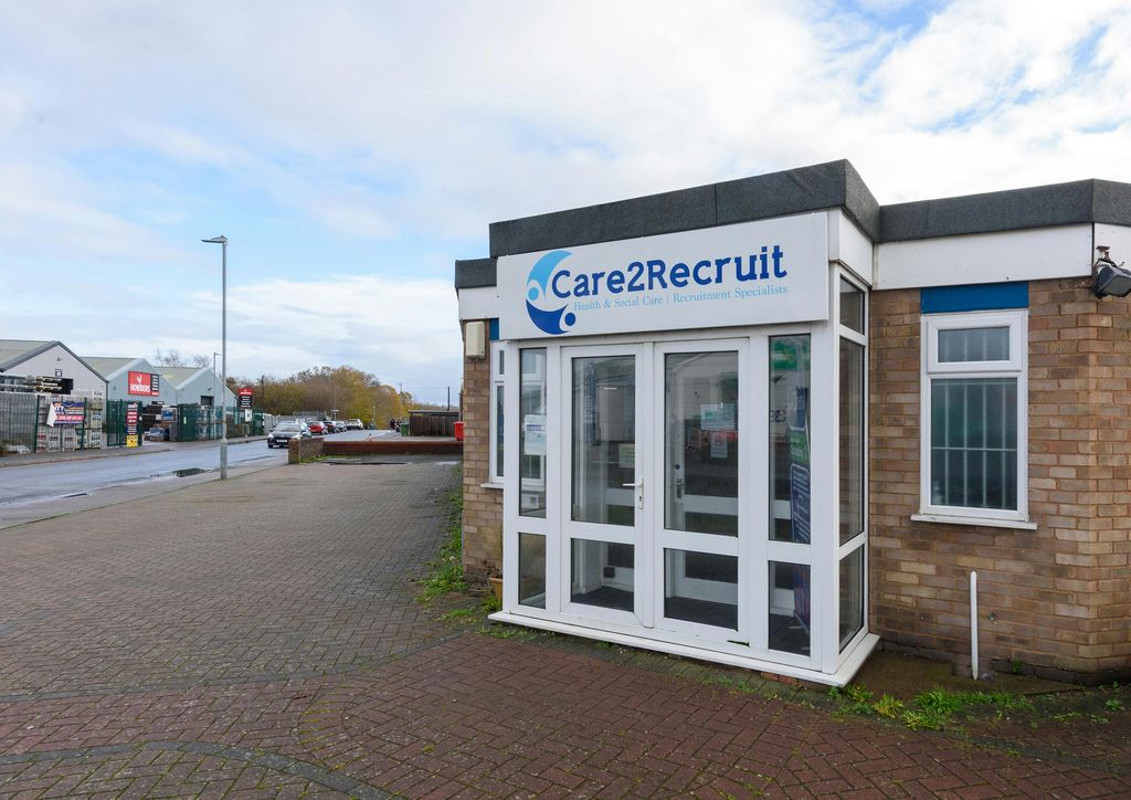 Property photo 2 of 12 Crossroads House_030.Jpg