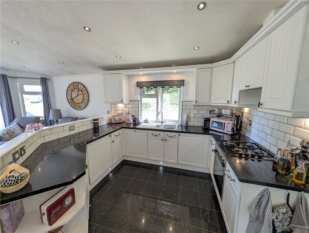 Property photo 2 of 25 Picture No. 06