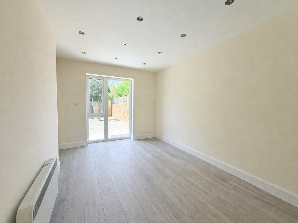 Property photo 3 of 4 Bedroom