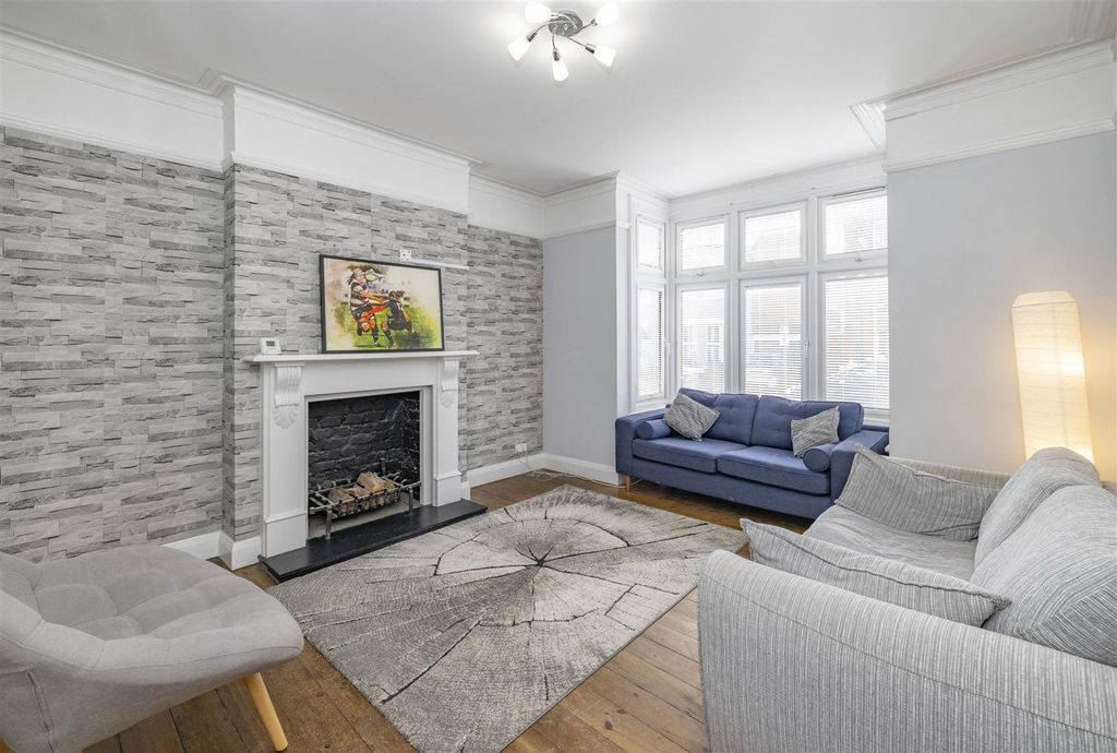 Property photo 3 of 17 Coopers Estate Agents