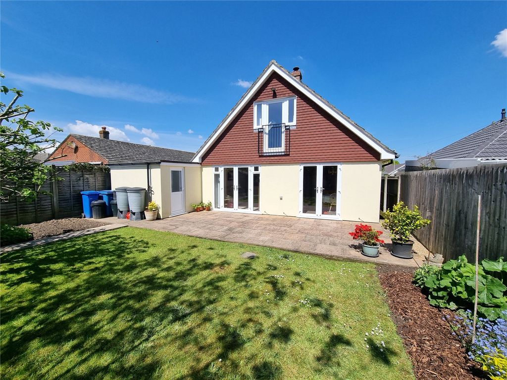 Property photo 2 of 17 Picture No. 25