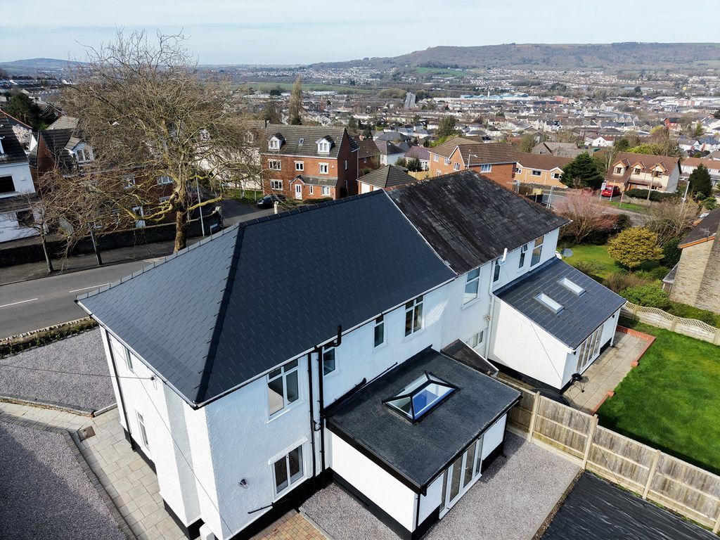Property photo 3 of 27