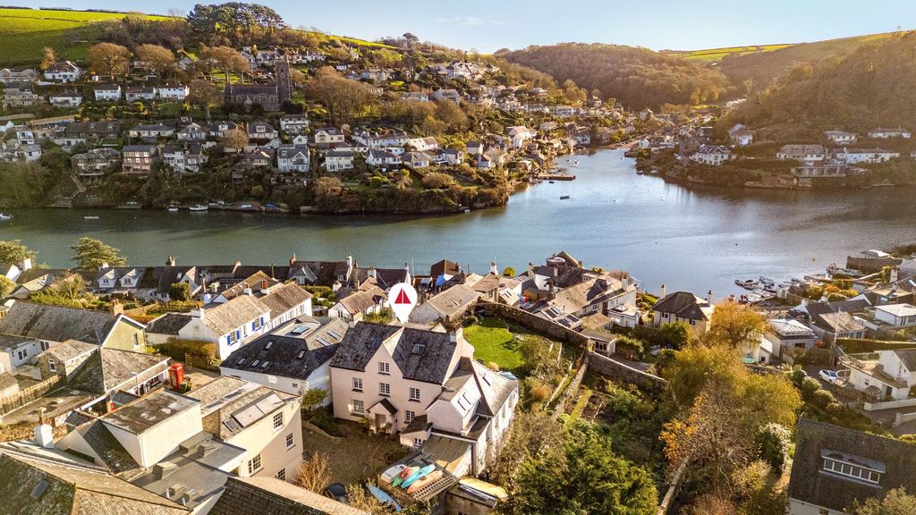 Property photo 3 of 48 A3 Pinned