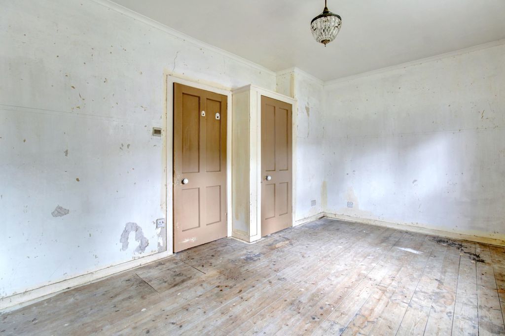 Property photo 2 of 12 Bedroom