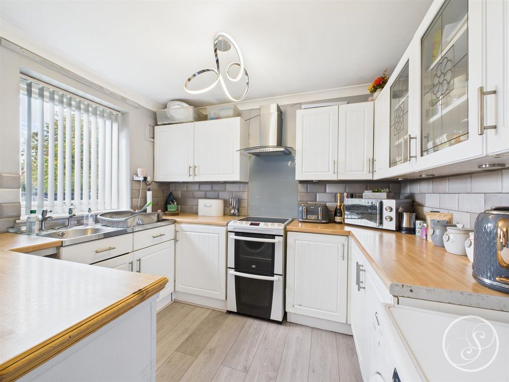Property photo 3 of 13 Kitchen/Diner