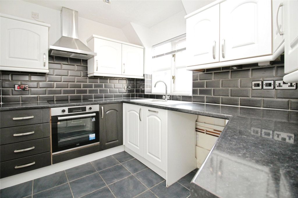 Property photo 3 of 8 Picture No. 04