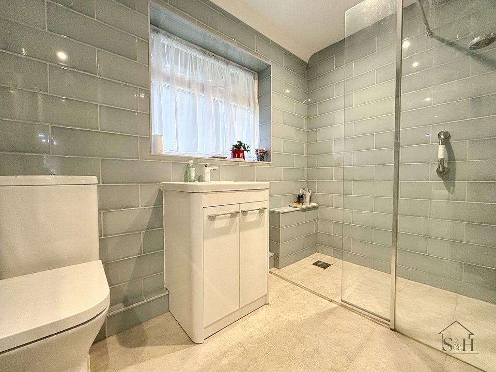 Property photo 3 of 25