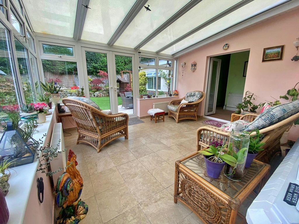 Property photo 3 of 11 Conservatory.Jpg